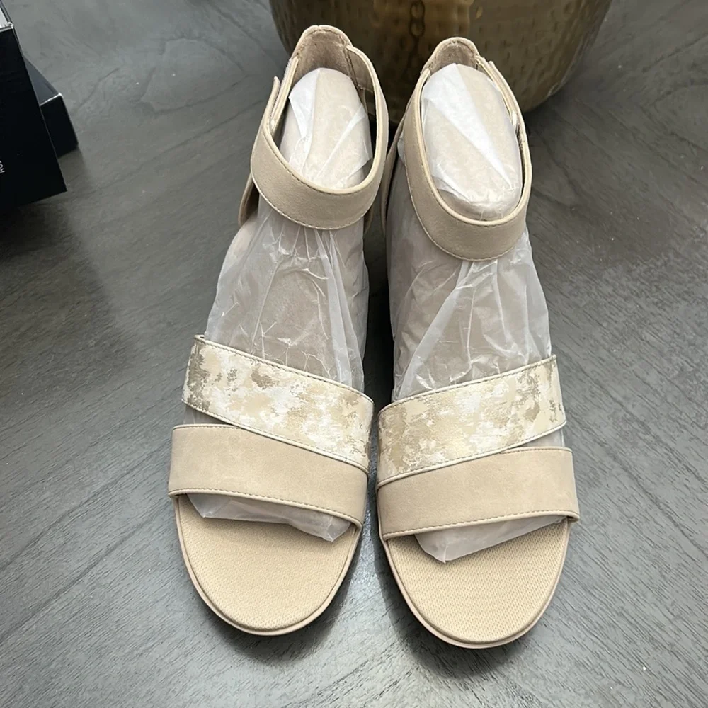 Naturalizer Womens Theron Birchwood Ankle Strap Heels